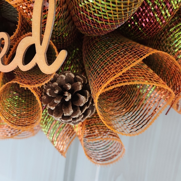 NWOT HANDMADE DECO MESH WREATH - Picture 6 of 7